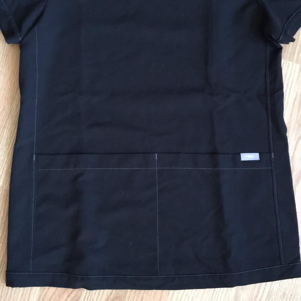 ❌ SOLD ❌ Figs Rama Scrub Top - Picture 5 of 8